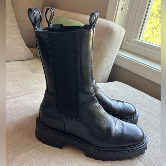 LAST Angie Lug Sole Chelsea Boots - Picture 1 of 5